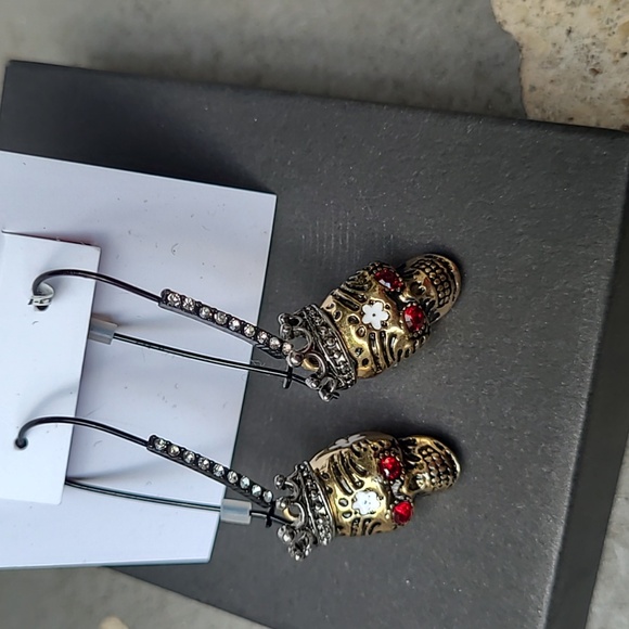 NWT Betsey Johnson Halloween Day of the Dead skull earrings crown rhinestone - Picture 1 of 4
